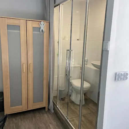 Yo!apartments Kotwicznikow شقة *